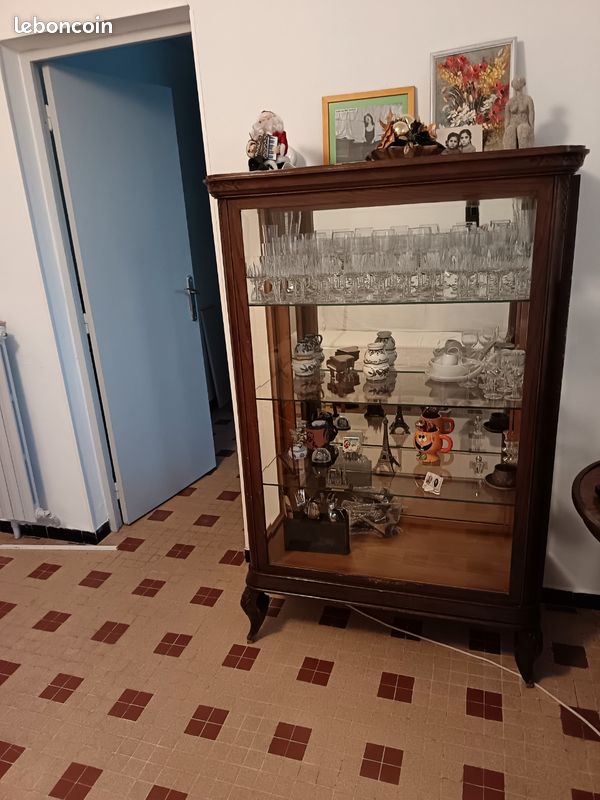 Vitrine ancienne (image 1)