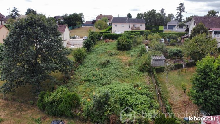 Terrain 1 063 m² Cosnac