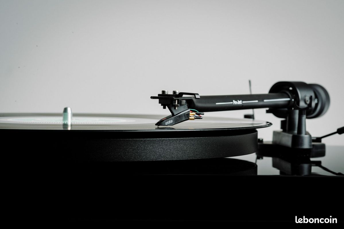 PRO-JECT Debut III REFERENCE - platine vinyle audiophile (image 5)