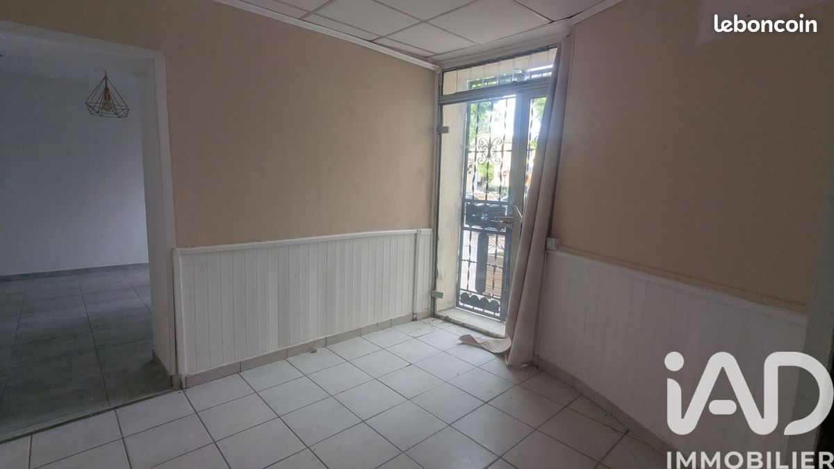 Local commercial 27 m² Entraigues-sur-la-Sorgue (image 7)