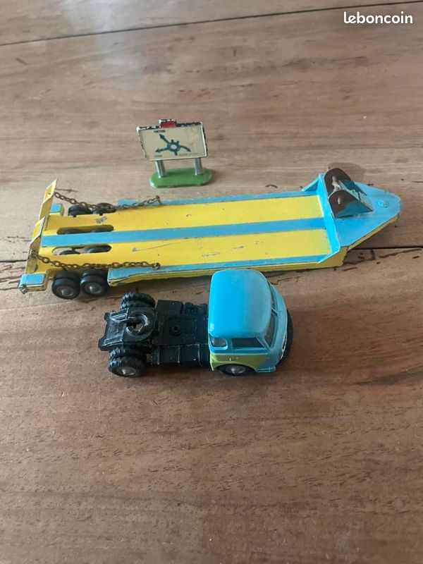 Jouet Ancien Voiture Mécanique En Tôle CIJ - JRD - JEP, époque