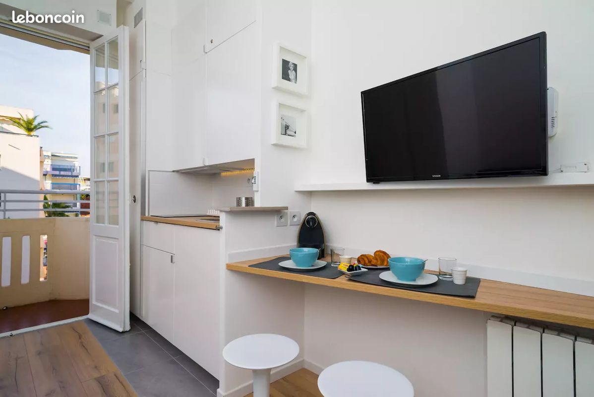 Appartement 1 pièce 18 m² · à Antibes · 18 m² · 690 €/mois