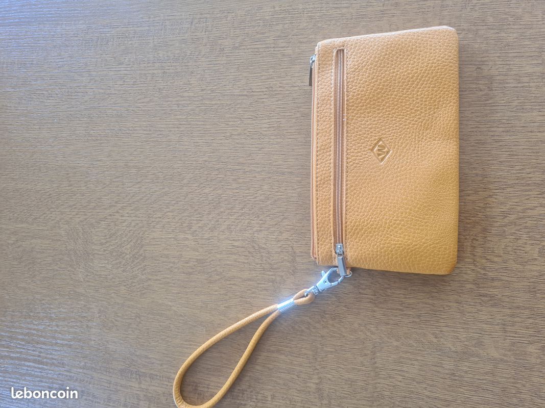 Pochette (19 x 11 cm) en croute de cuir vachette et doublure - Main Image