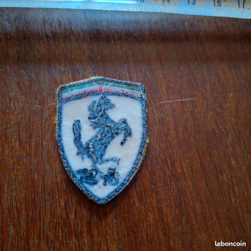 4 Patchs Ferrari Logo - Achetez 2 Patches, Obtenez 2 Gratuits - Fer à Coudre - Neufs