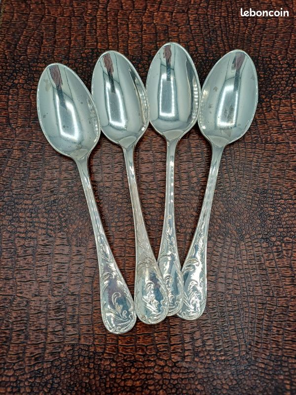 Ménagère de 12 couverts en métal argenté - Aux Bons Enfants