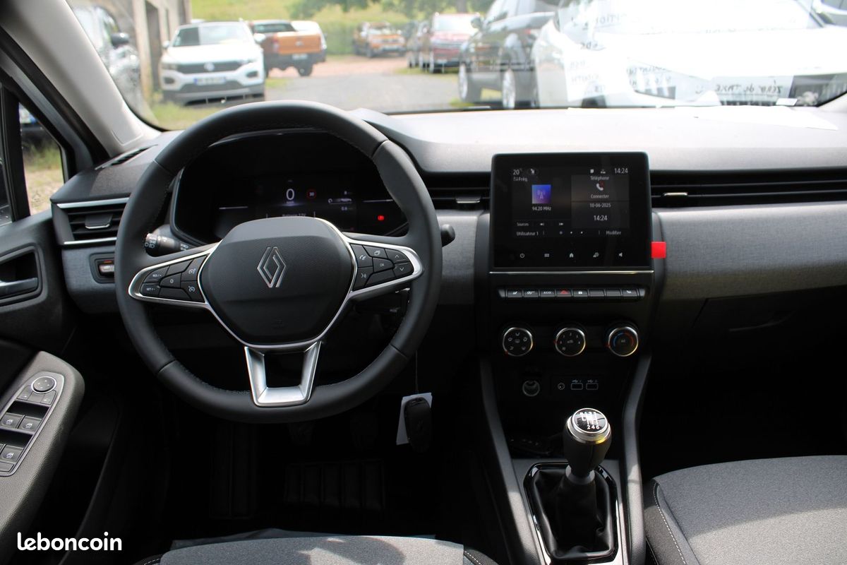 Renault CLIO VI EVOLUTION DIESEL BLUEDCI 100 CV BOITE 6V CAMÉRA USB GPS LINK MÉDIA FULL LEDS ABS (image 9)