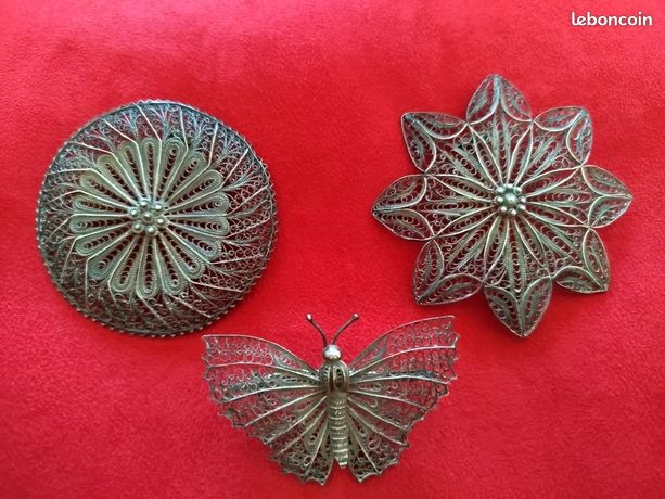 Belle Broche Vintage "Ville De Porquerolles" En Filigrane émaillé - Années 1970, Neuf Vieux Stock