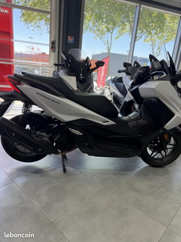 Honda FORZA 125 (image 4)