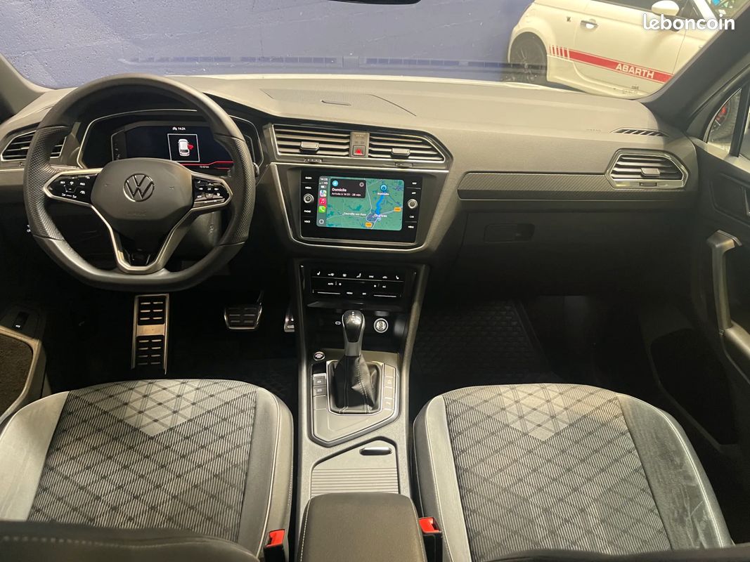 VOLKSWAGEN Tiguan 2.0 TDI 150ch R-Line - 2022 - CarPlay - Virtual cockpit - Led d'ambiance - Boîte auto (image 14)