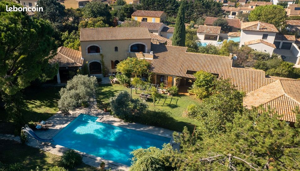 Maison 14 pièces 413 m² · à Jonquerettes · 413 m² · 790 000 €