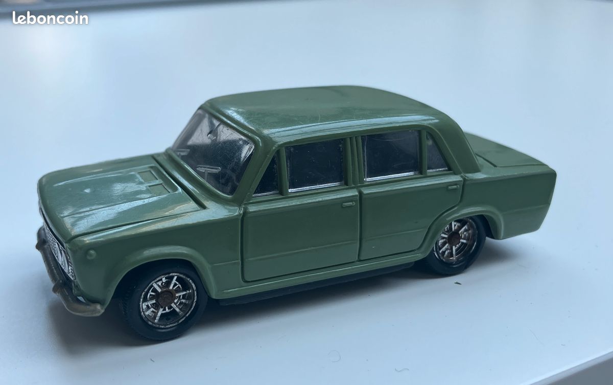 39B) CATALOGUE FIAT 124 special