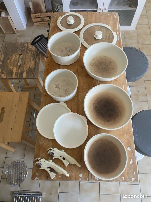 Batterie de cuisine blanche (image 1)