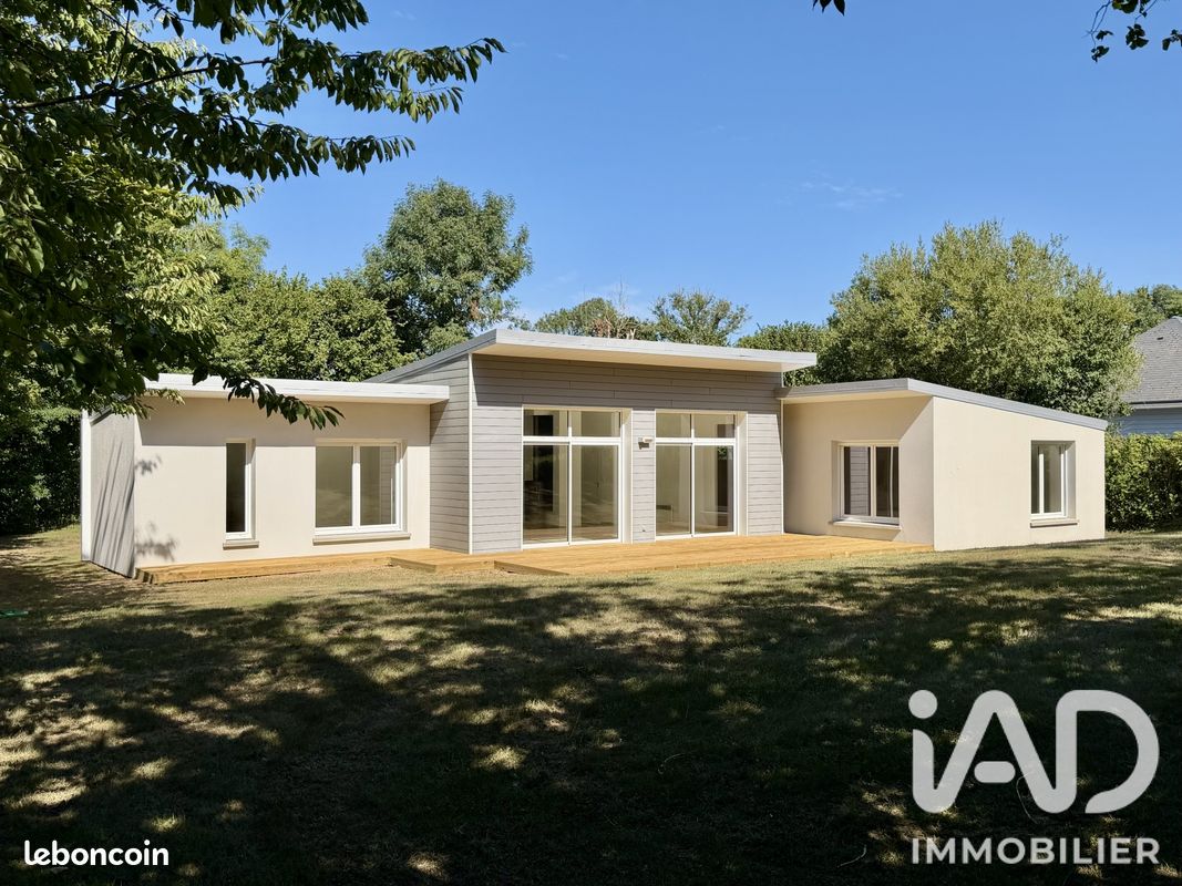 Maison 5 pièces 114 m² · à Saint-Sauveur-Villages · 114 m² · 272 000 €
