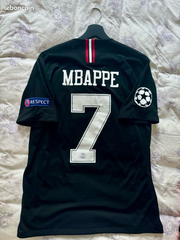 Maillot De Football PSG 2020/2021 Noir, Floqué Mbappé N°7 (Taille XL)