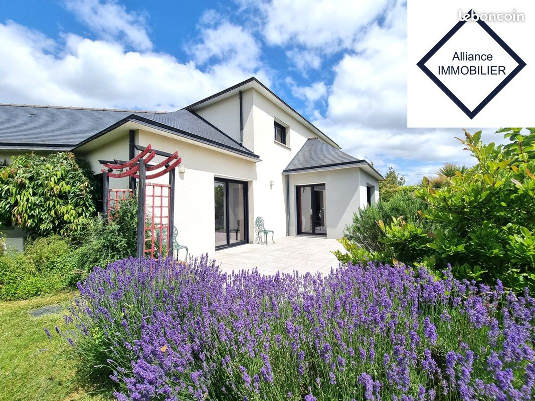 Maison 7 pièces 189 m² · à Montauban-de-Bretagne · 189 m² · 443 000 €