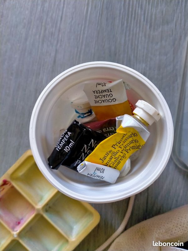 Tubes peintures acryliques (image 3)