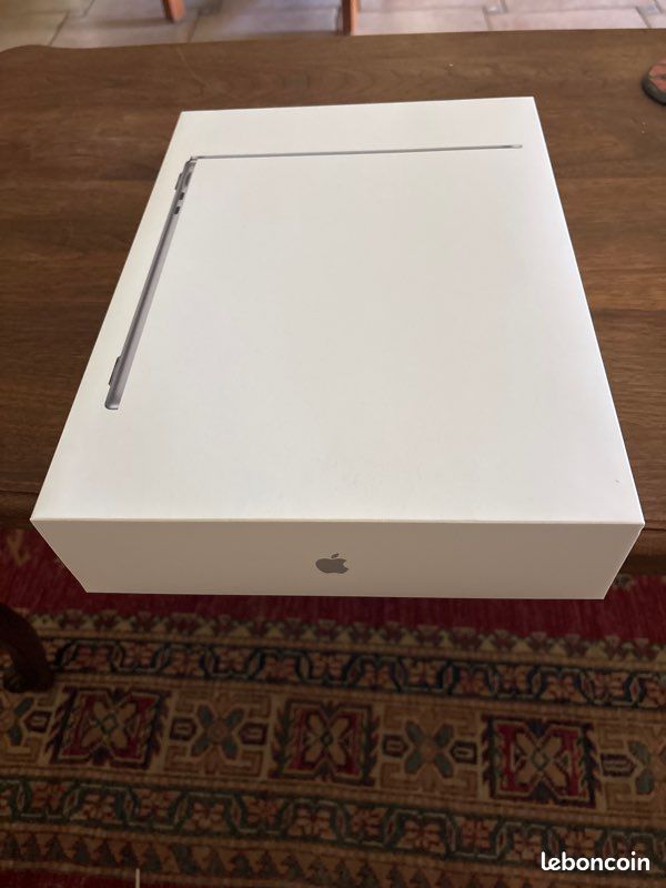MACBOOK Air M2 (image 1)