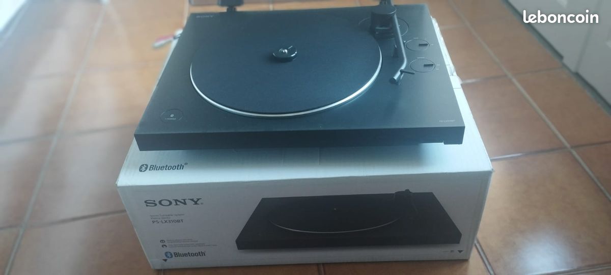Platine vinyle de Sony avec connectivite BLUETOOTH® Noir - PS-LX310BT - Magasin Electro Choc