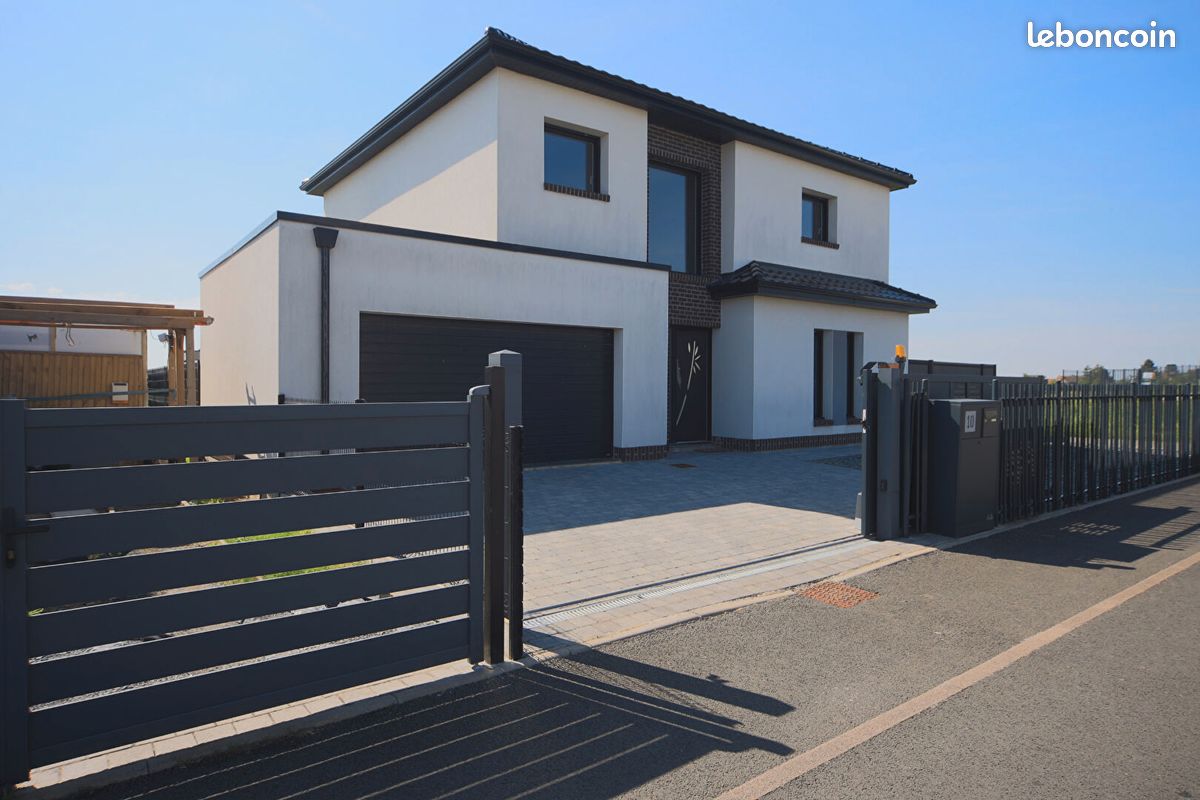 Maison 6 pièces 146 m² (image 1)
