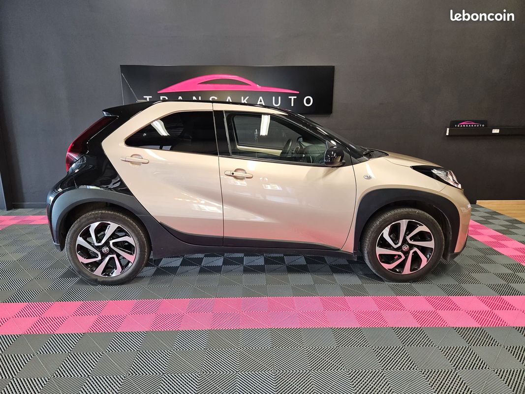 Toyota AYGO X Design 1.0 VVTi 12V 72 cv (image 3)