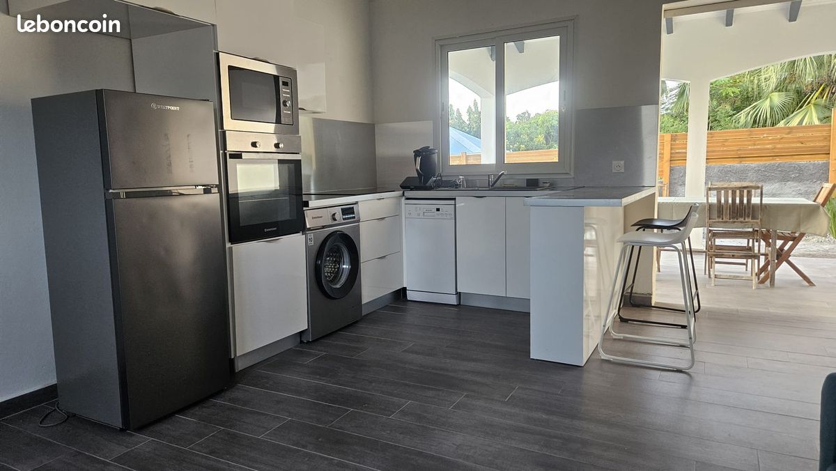 Maison 3 pièces 100 m² · à Le Moule · 100 m² · 1 500 €/mois