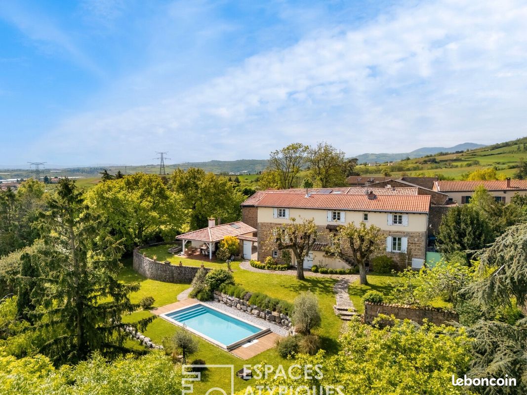 Maison 10 pièces 340 m² · à Messimy · 340 m² · 1 295 000 €