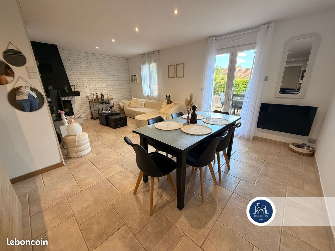 Maison 5 pièces 98 m² · à Saint-Georges-du-Bois · 98 m² · 243 800 €