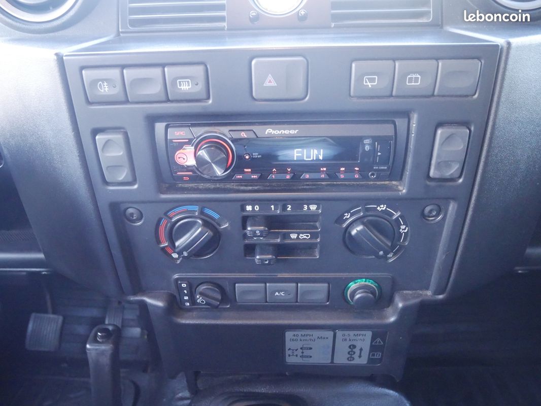Land-rover DEFENDER 110 2.4 TD4 122 STATION WAGON 7PL S TD4 BVM (image 18)