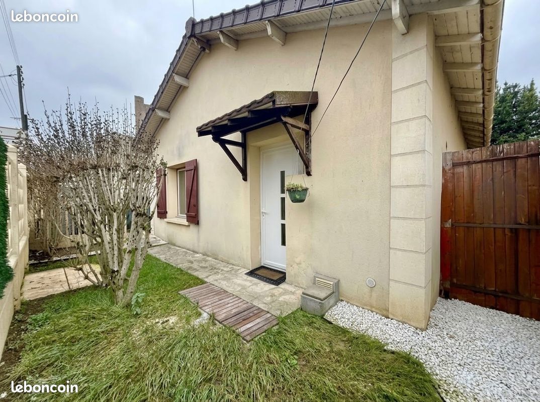 Appartement 1 pièce 22 m² · à Viry-Châtillon · 22 m² · 710 €/mois
