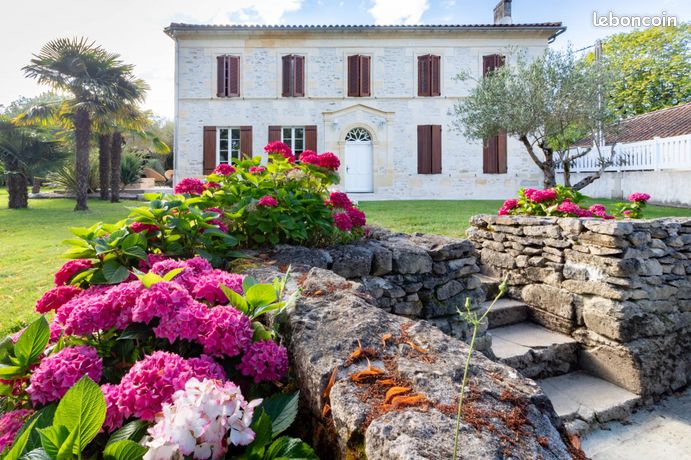 Maison 6 pièces 220 m²