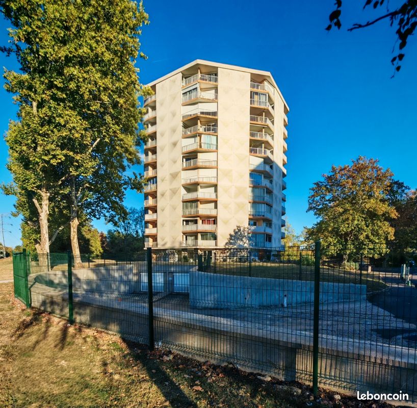 Appartement 5 pièces 140 m² · à Chambray-lès-Tours · 140 m² · 240 000 €