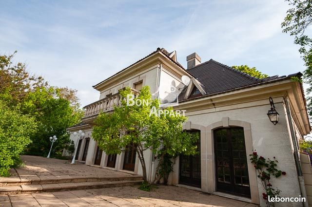 Maison 8 pièces 236 m² · à Val de Briey · 236 m² · 440 000 €
