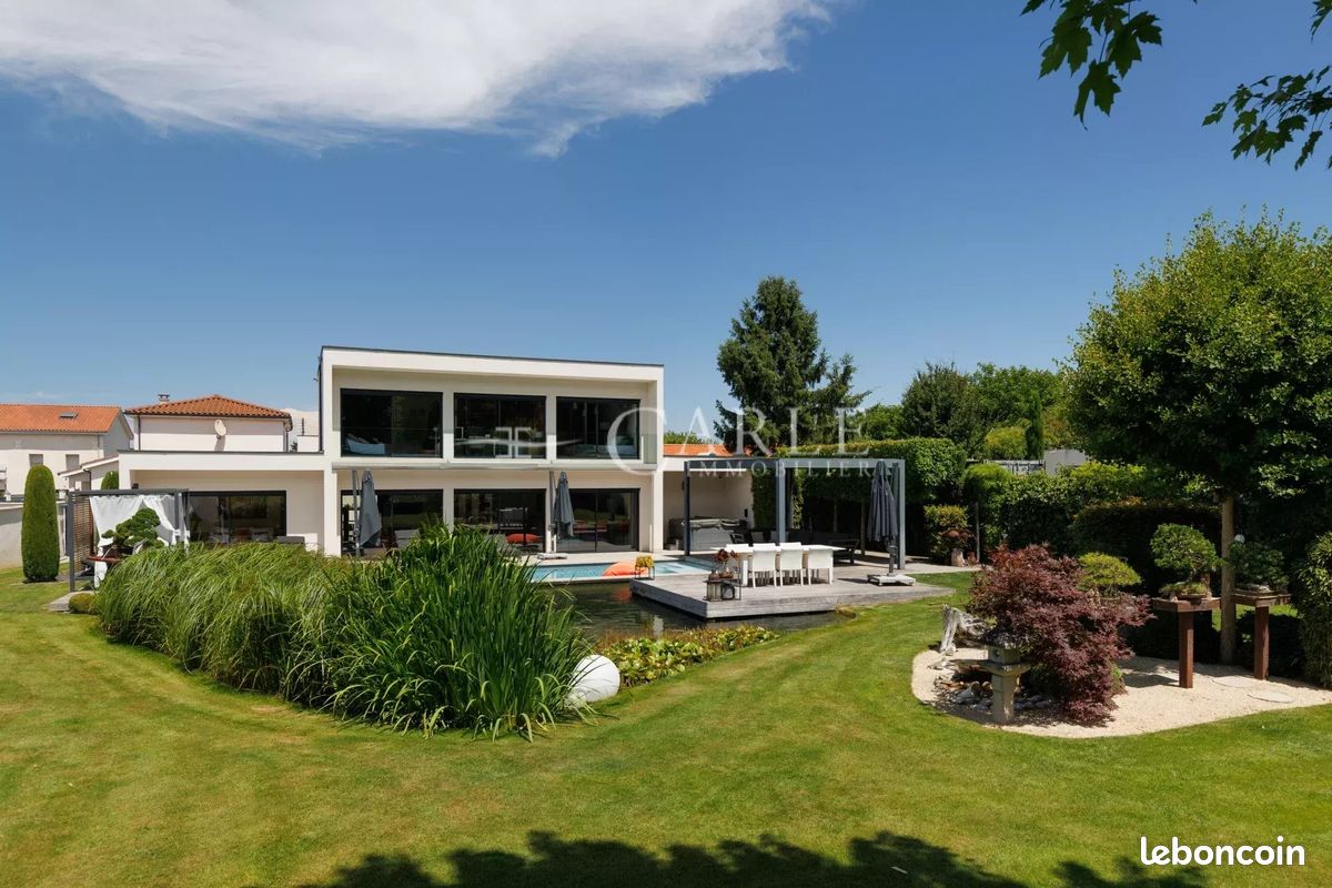 Maison 8 pièces 171 m² · à Saint-Priest · 171 m² · 1 295 000 €