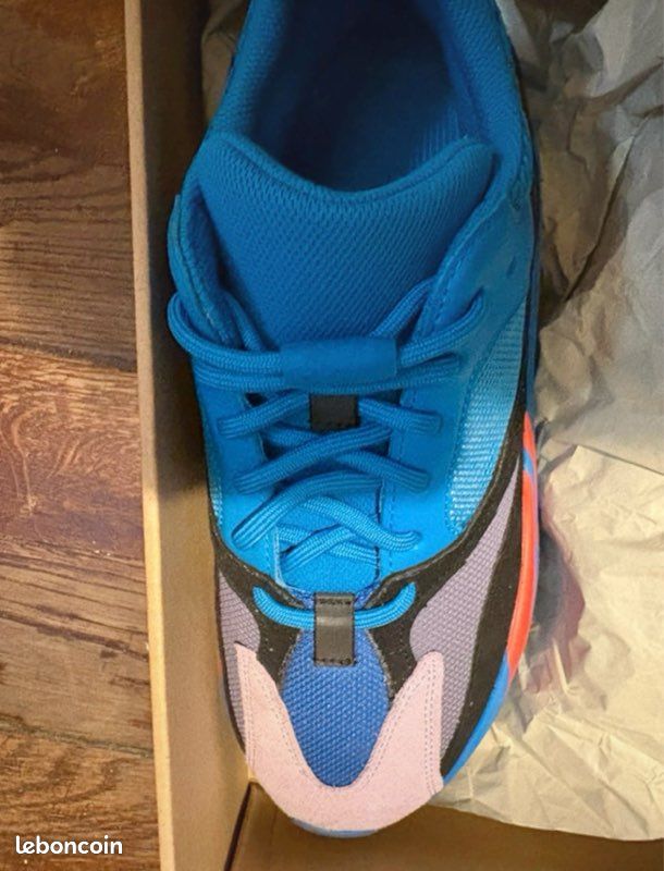Yeezy x Adidas (image 2)