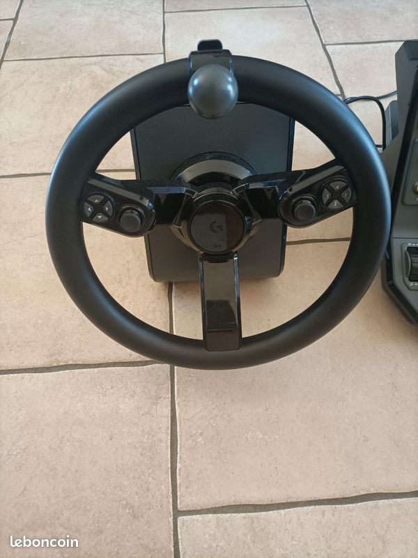 Volant farming Logitech (image 1)