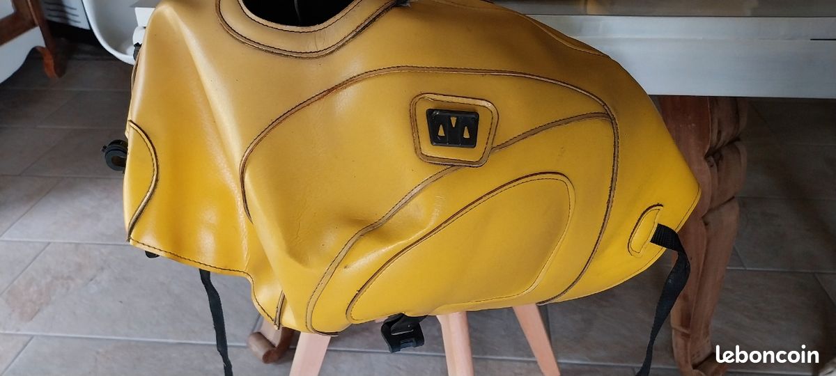 Protection réservoir SV650 (image 1)