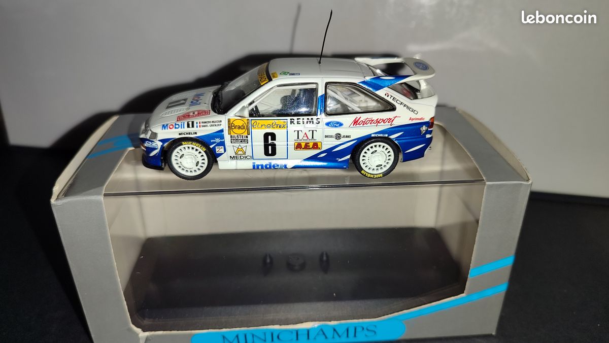 Modèle Réduit Ford Escort Coupé RS Minichamps - Échelle 1/43, Neuf Sous Boîte