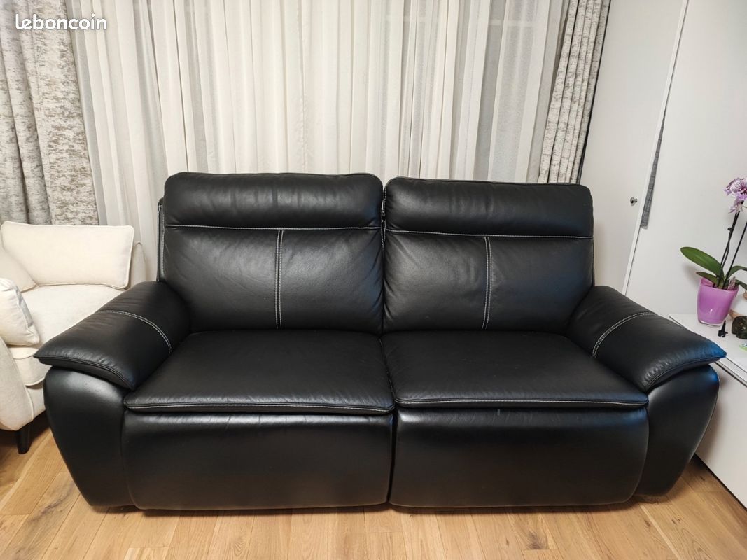 Canapé cuir convertible 2 places 600 euro et fauteuil cuir convertible 1 place 300 euro (image 1)
