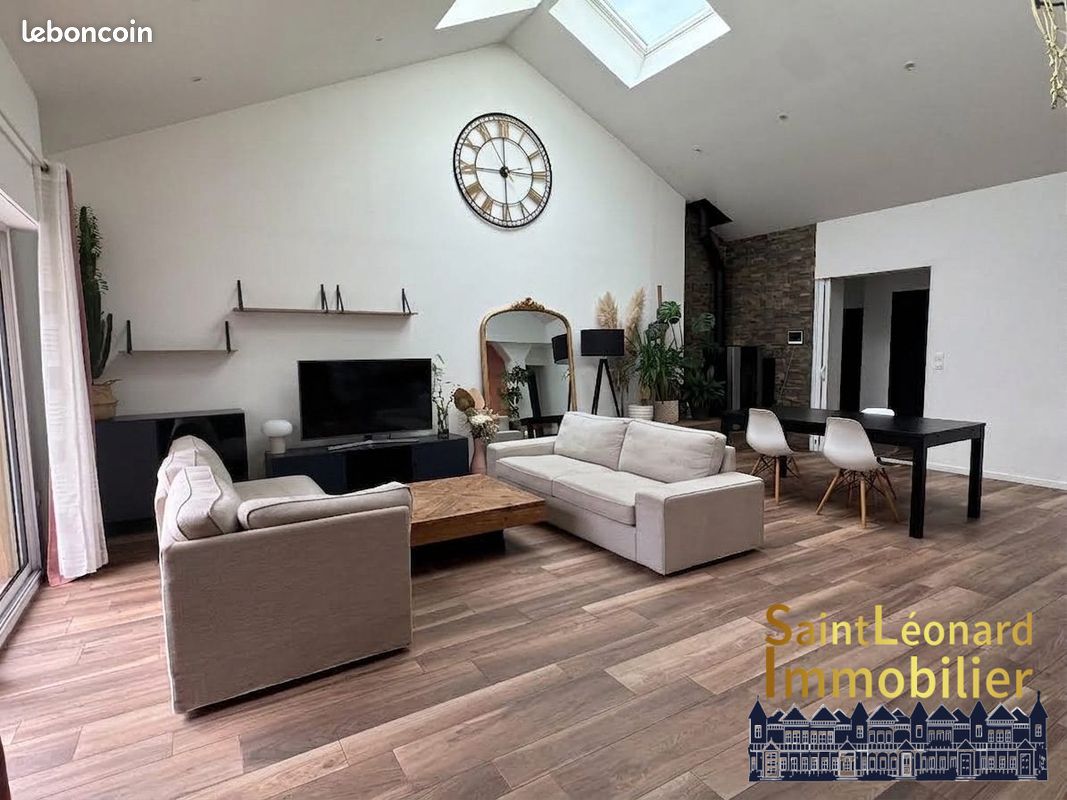 Maison 6 pièces 166 m² · à Fougeres · 166,3 m² · 352 000 €