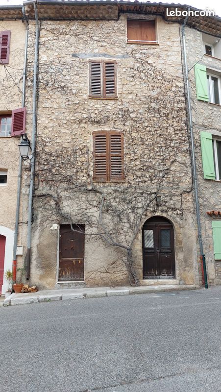 Maison 5 pièces 155 m² · à Claviers · 155 m² · 160 000 €