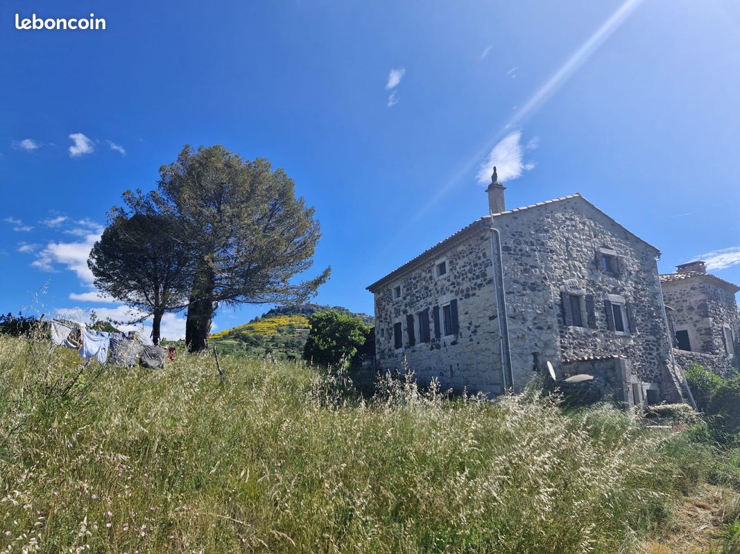 Maison 3 pièces 110 m² · à Lussas · 110 m² · 500 €