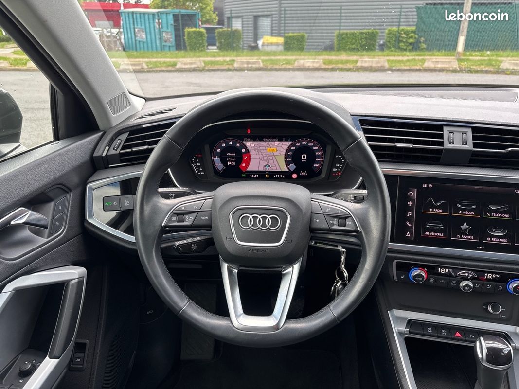 AUDI Q3 Sportback 35 TFSI 150 ch S tronic 7 S line (image 11)