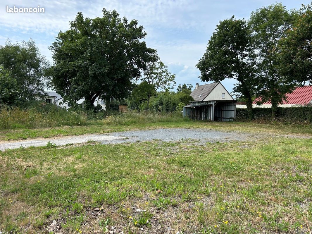 Terrain à bâtir de 534 m² à LE MOLAY-LITTRY (14) · 39 000 €