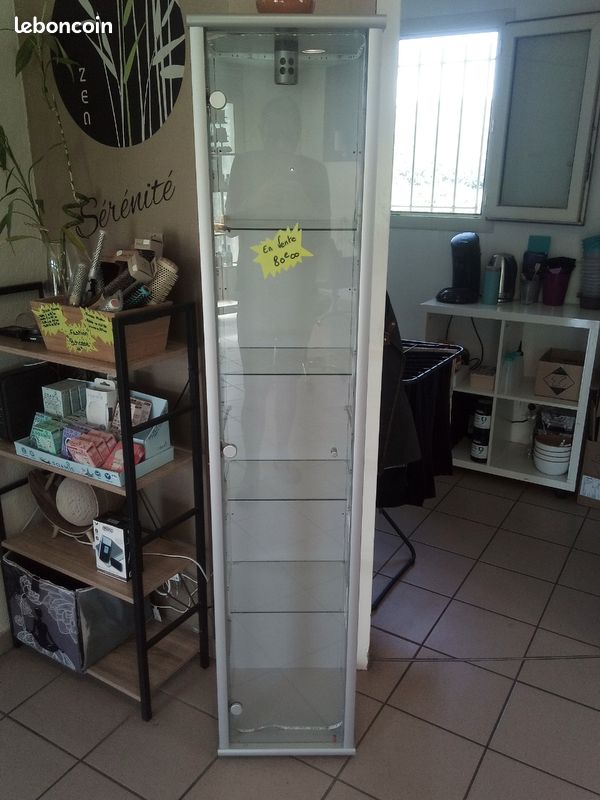 Vitrine en verre (image 1)