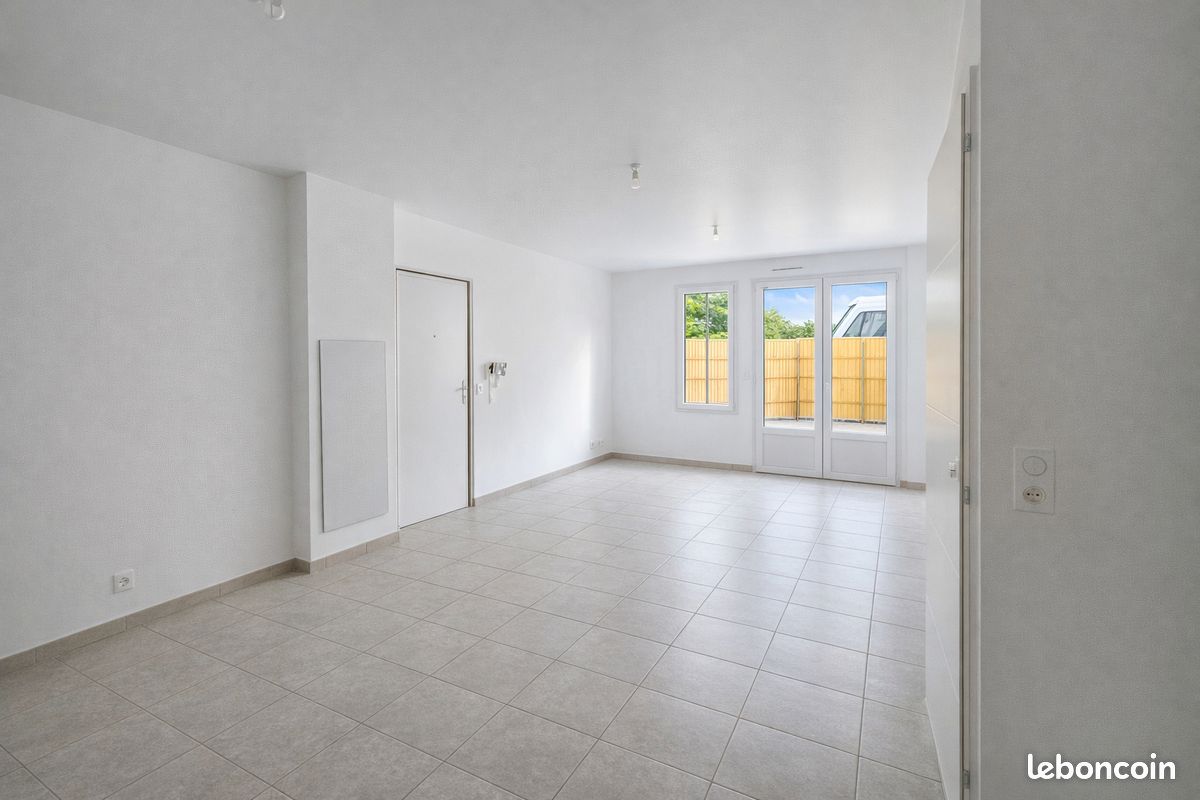 Parking 2 pièces 49 m² · à Neuilly-Plaisance · 49 m² · 275 000 €