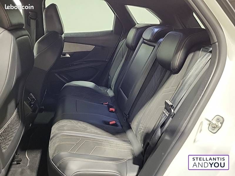 Peugeot 3008 Hybrid4 300 e-EAT8 GT Pack (image 13)