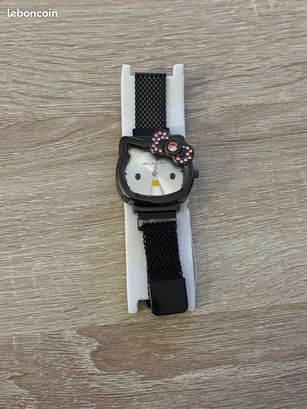 Montre Hello Kitty Pour Femme - Bracelet Blanc - Neuf Avec Petits Défauts