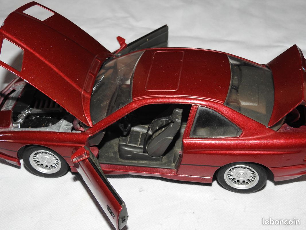 Voiture miniature BMW 850 i 1/18 MAISTO (image 5)