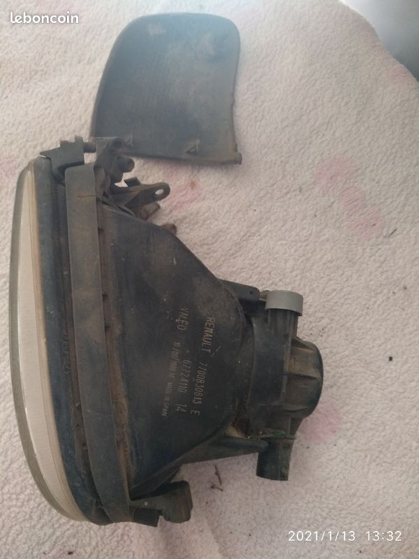 Pare-choc Avant Noir Avec Trous Anti-brouillards Dacia Logan MCV 2007 2008 3666066239852