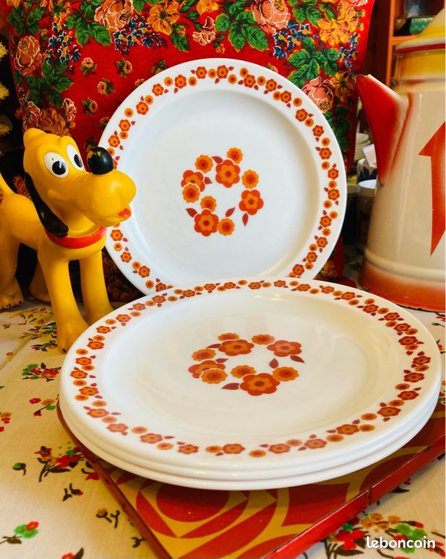 4 assiettes entrée / dessert LOTUS, grosses fleurs orange / rouge, ø 19 cm, iconiques & vintage 70's, Arcopal - Arts de la table